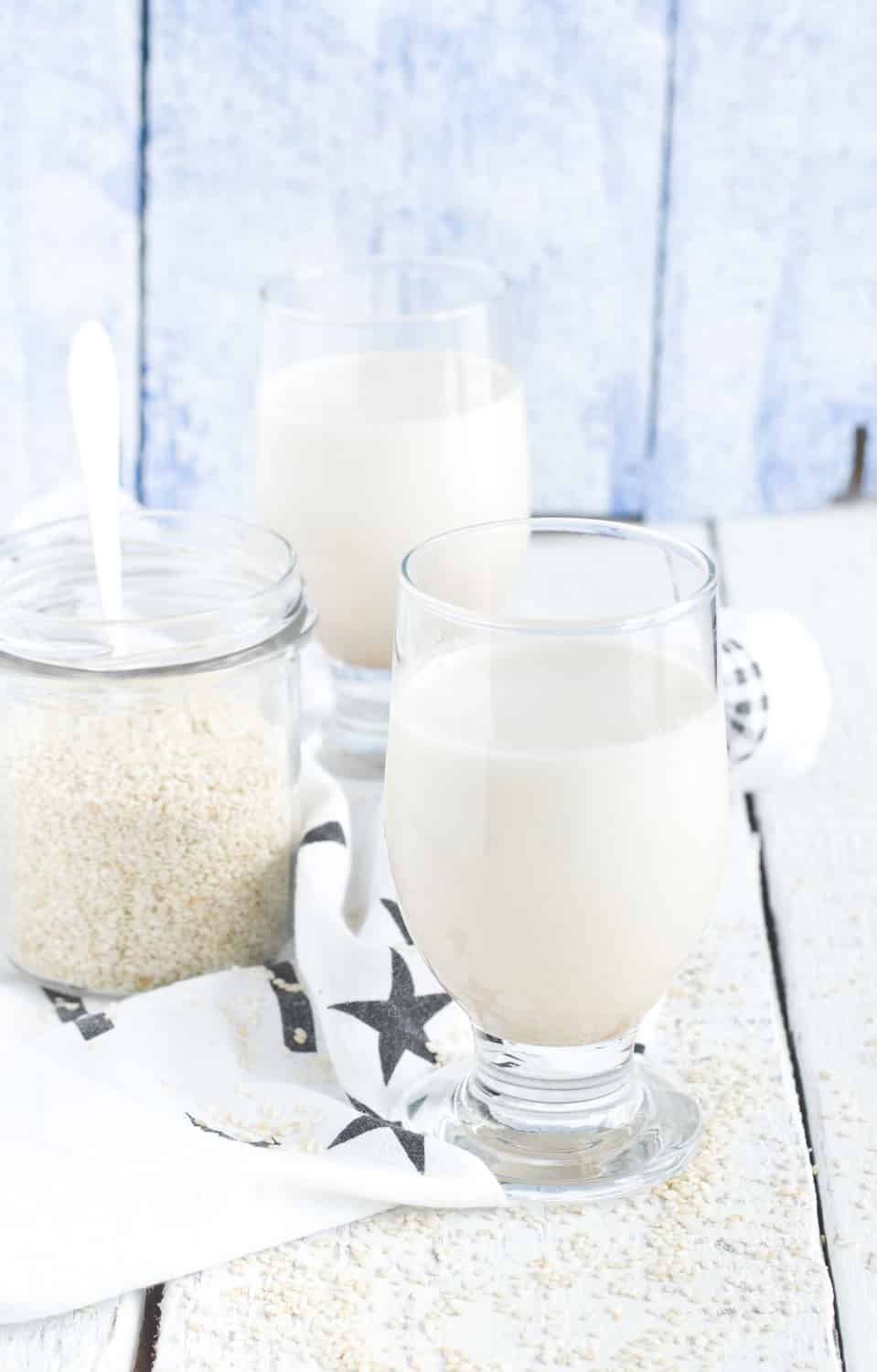 Mleko sezamowe - jak zrobić i do czego wykorzystać?
