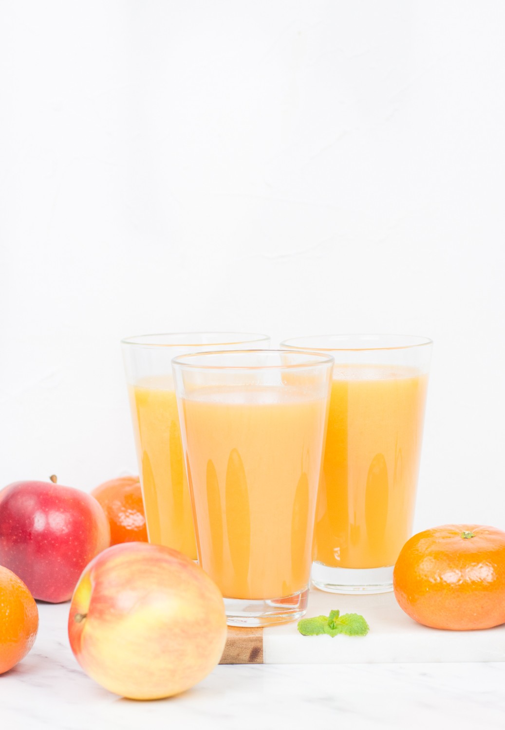 Egzotyczny pomarańcz - sok z mango, mandarynką i marchewką
